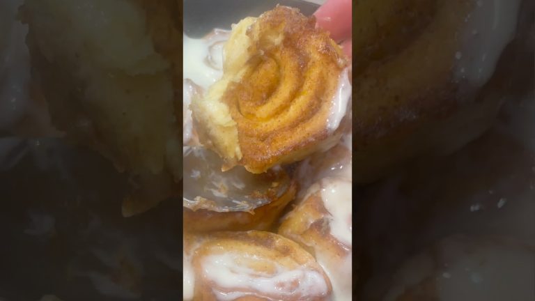 Pumpkin Dessert This Autumn🤤 #cinnamonrolls