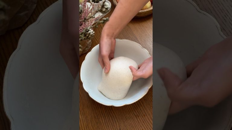 Coil fold technique 🤍 Gluten development 🙌🏻#sourdough#gluten#bread#asmr