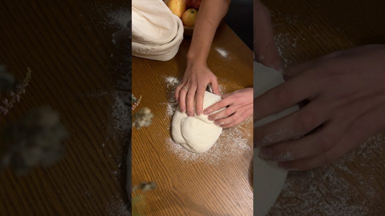 SHAPING SOURDOUGH BREAD / high hydration bread shaping