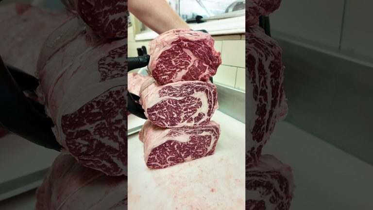 😮 🇦🇺 Wagyu Ribeye Roasts will impress anyone at the holiday table! 🥩 #wagyu #holidays