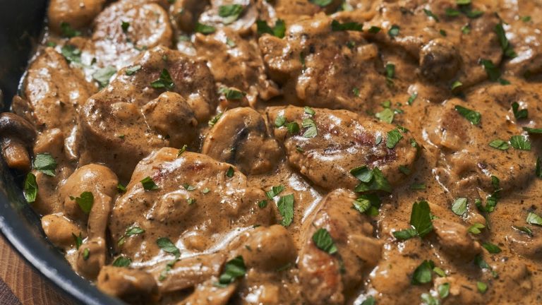 N-am mâncat niciodata carne  intrun sos atat de delicios! Recomand tuturor!