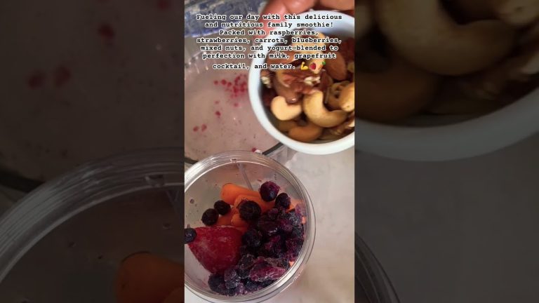 Smoothie Diet: Berries, Nuts & Yogurt Blend for a Healthy Boost!  #shorts #newchannel  #subscribe