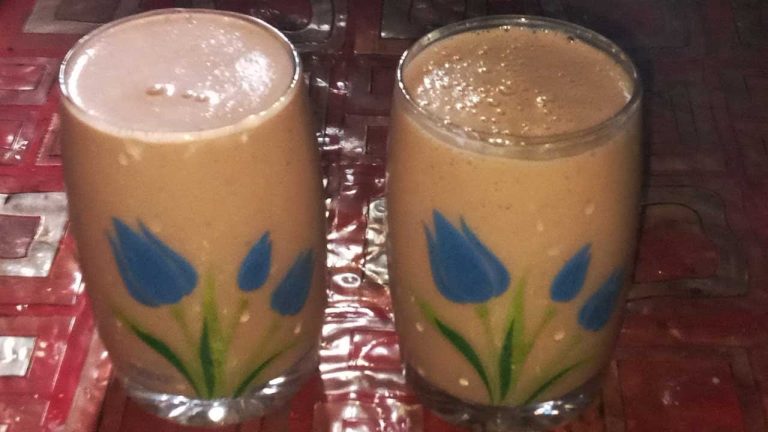 Cardamom Watermelon Banana Smoothie| Banana Milkshake | How to make Banana Smoothie with milk 2043