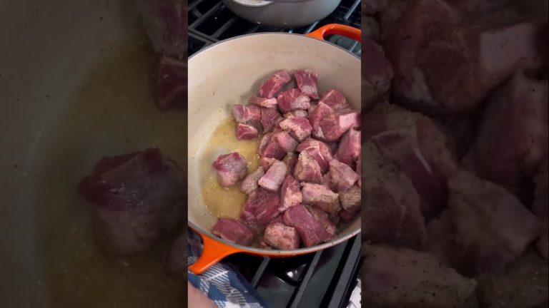 IG @tony_and_maribel #chileverde #porkrecipes #mexicancuisine #mexicanfood #comidamexicana