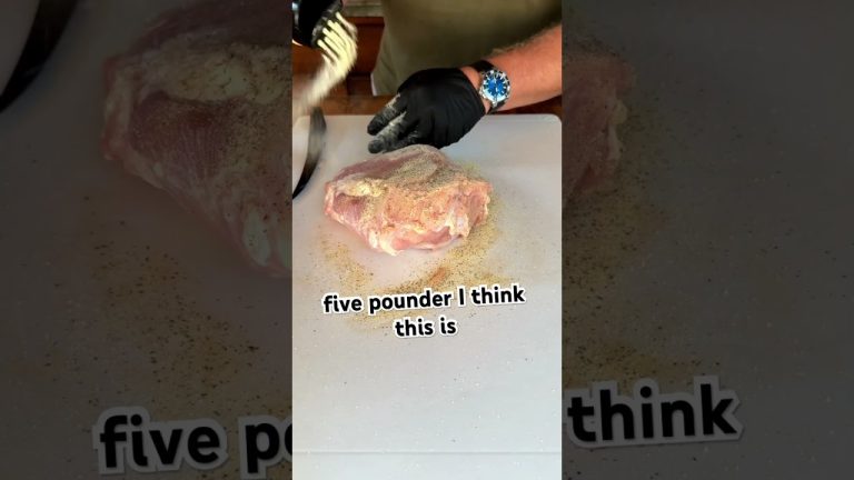 Smoked Turkey breast for smaller Thanksgiving gatherings? #thanksgivingrecipes #turkeyrecipe #food