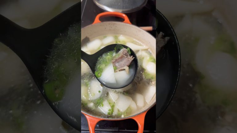 Beef rib and daikon soup makes a perfect soup for this coming winter #beefrib#daikon#beefandfaikon
