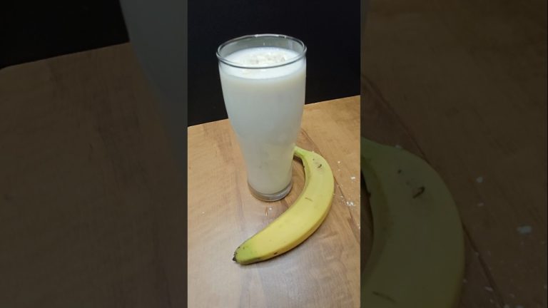 Banana milkshake & benefits #shorts #shortvideo #bananamilkshake #banana