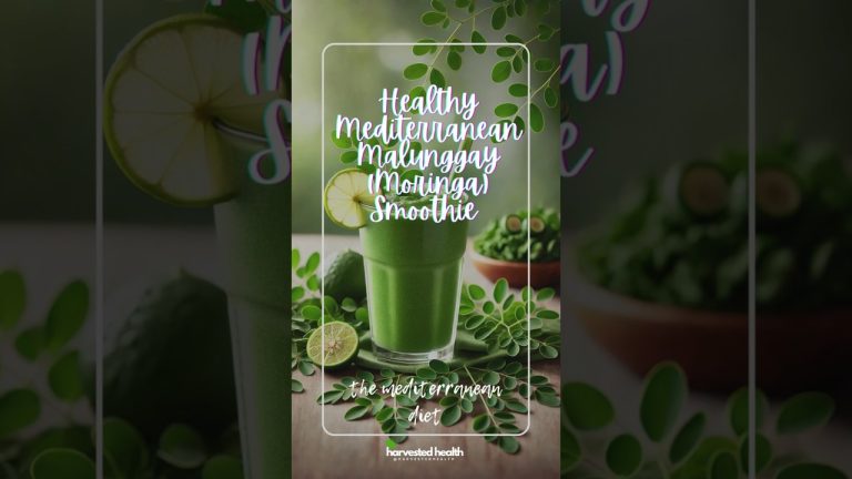 Healthy Mediterranean Moringa Smoothie Recipe | Nutrient-Packed & Refreshing! 🌱🍏