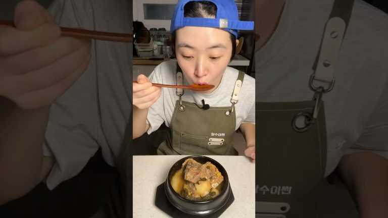 감자탕 같은 뼈해장국(Pork Rib Hangover Soup)🍖