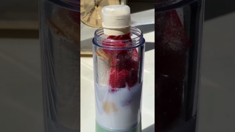 Strawberry Smoothie Experts SPILL Their Top Secrets! #shorts #smoothie #food #trending #status