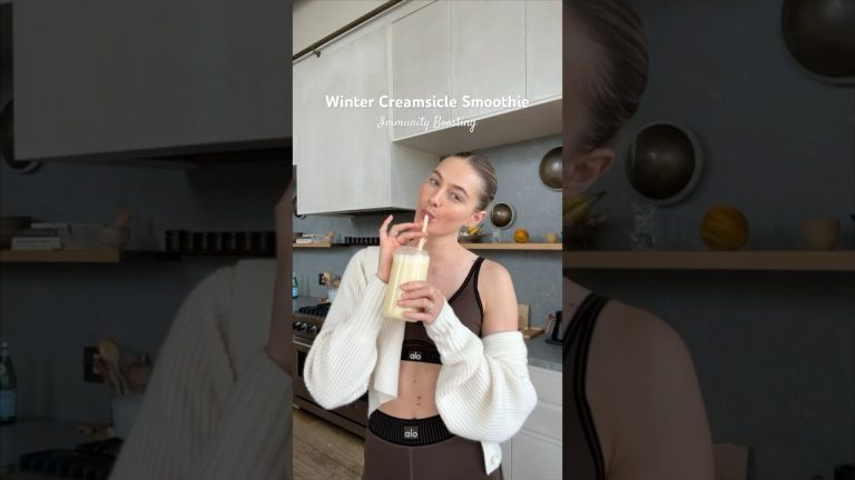 The most delicious and refreshing smoothie to boost your immunity the upcoming winter months!