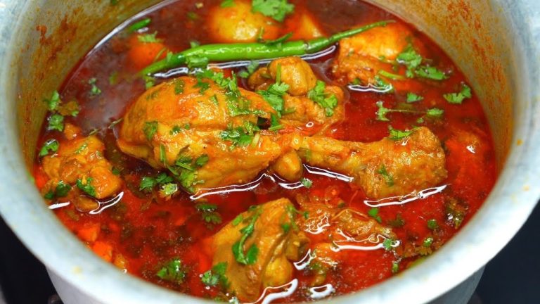 अम्मी के हाथ का चिकन का पतला सालन Chicken ka Patla Salan | Traditional Chicken Curry | Village Style