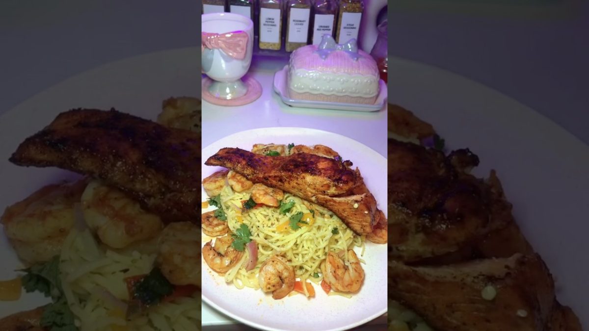 Shrimp and salmon pasta #cookwithme #foodvlog #pinkkitchen #pinkaesthetics