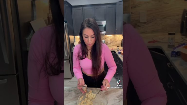 Crab stuffed shrimp #recipe #cookwithme #stuffedshrimp #holidayappetizer #easyrecipe