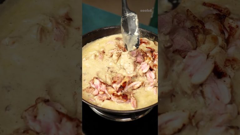 Shawarma just leveled up! 😍✨ This rich, creamy gravy is everything you’ve have been waiting for!!