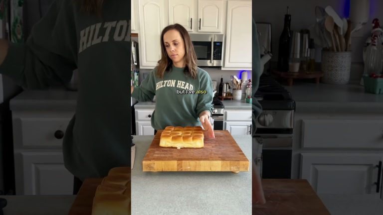 Easy Garlic Bread Rolls #recipe #recipeshorts #thanksgivingrecipe