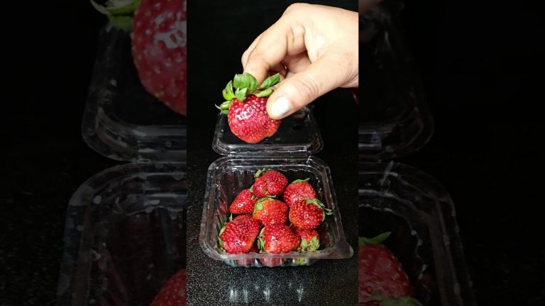 Creamy & Delicious Strawberry 🍓🤤 Milkshake #shorts