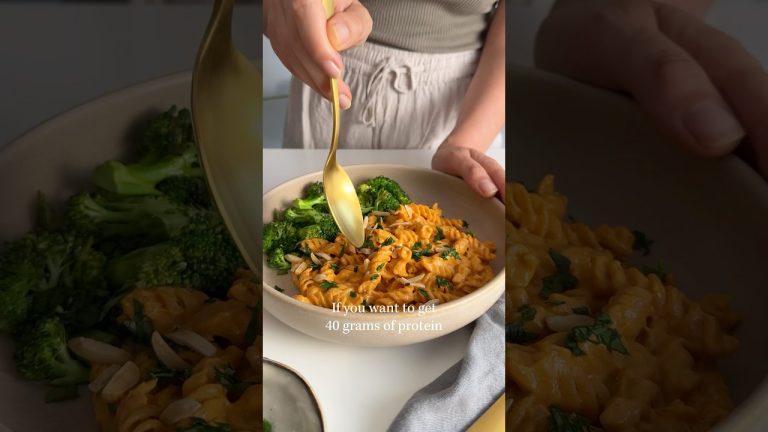 High Protein Romesco Pasta (40 g per bowl in 10 minutes!)