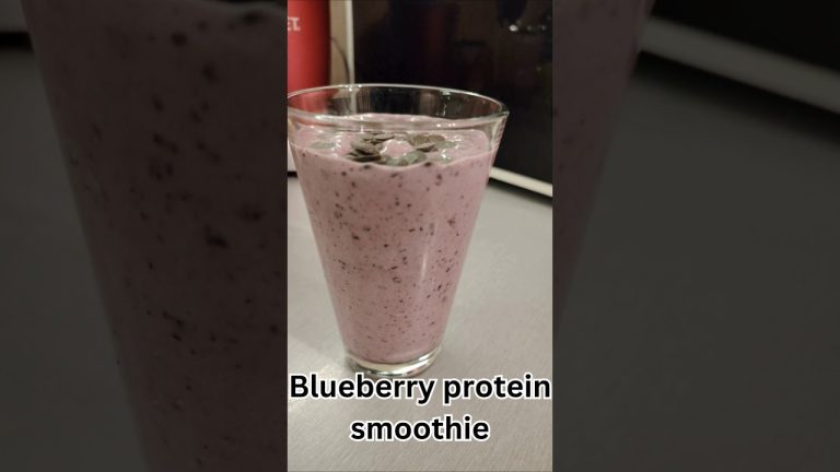 Healthy blueberry protein smoothie #shorts #recipe #weightloss