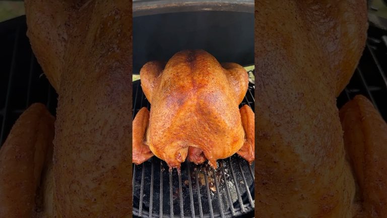 Thanksgiving Turkey on the Big Green Egg #thanksgivingturkey #turkey #thanksgivingrecipes