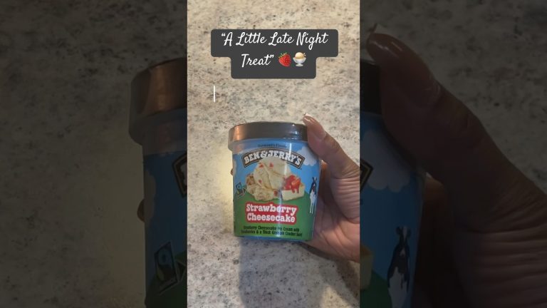 “A Little Late Night Treat” 🍓🍨 #treats #sweets #shorts