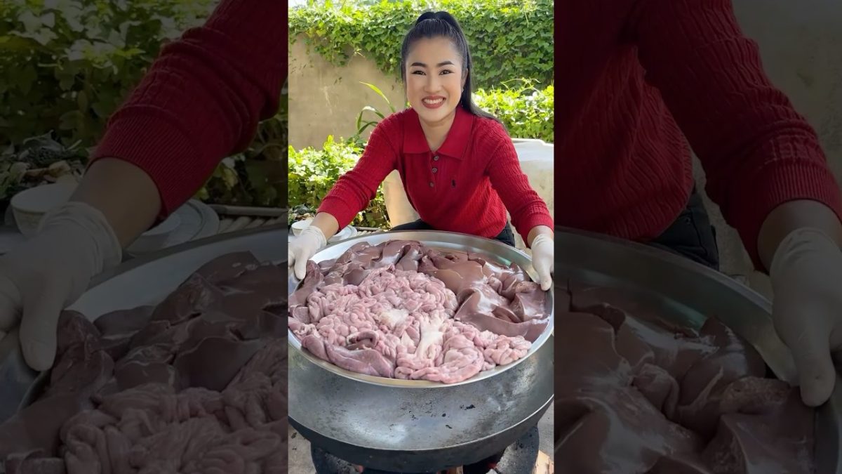 Pork liver, pork intestine cooking