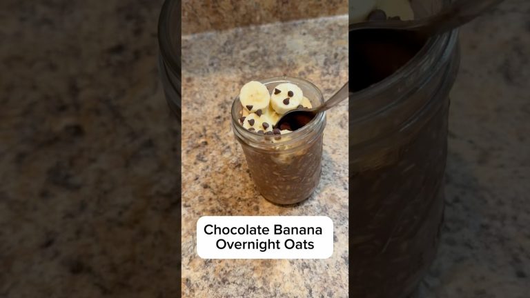 Chocolate Banana Overnight Oats 🍫🍌 | Delicious High-Protein Breakfast