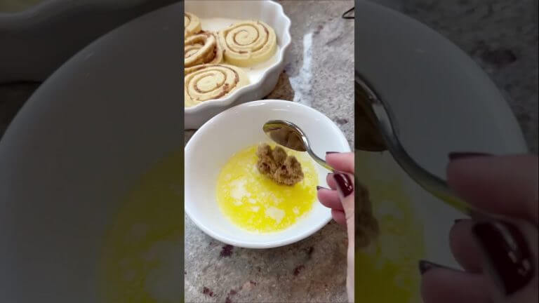 Viral Cinnamon Roll Recipe #shorts