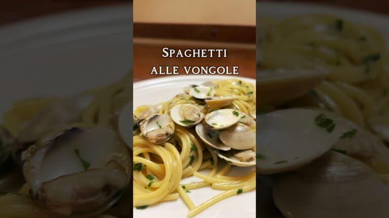 ¡Para los ingredientes de los espaguetis con almejas, sígueme en IG! #almejas #clamsrecipe #receta