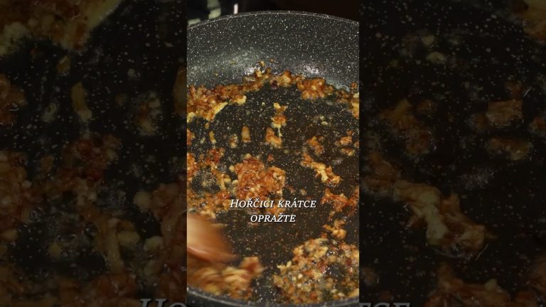 Omáčka z mozzarelly s kuřecím masem, úžasná rychlovka z jedné pánve