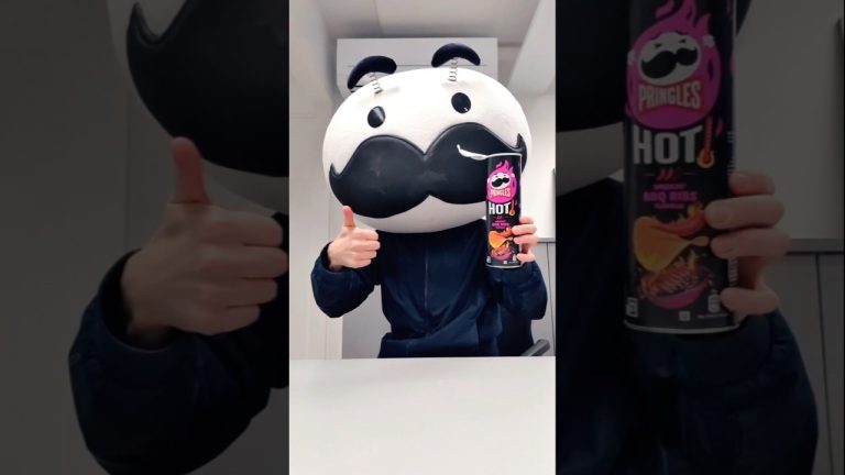 Pringles HOT Smokin' BBQ Ribs Flavour (Potato Chips Review) #pringles #potatochips