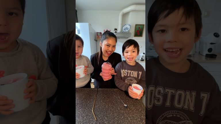 Strawberry smoothie 🍓