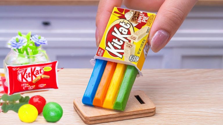 Delicious KITKAT Cake Dessert | Amazing Miniature Rainbow KITKAT Chocolate Cake Decorating Recipes