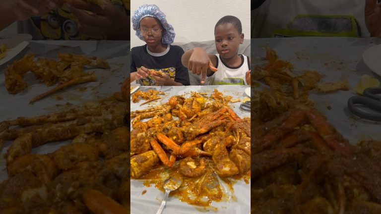 Happy Thanksgiving #thanksgiving2024 #family #foodie #momof3 #dinner #recipe #seafoodboil #seafood