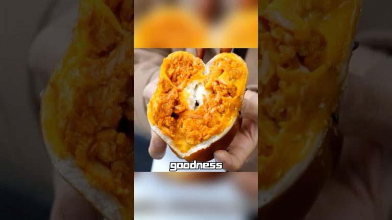 🥰This is a shop that makes bread into chicken.#snacks #streetfood #koreanfood #yummy #chicken