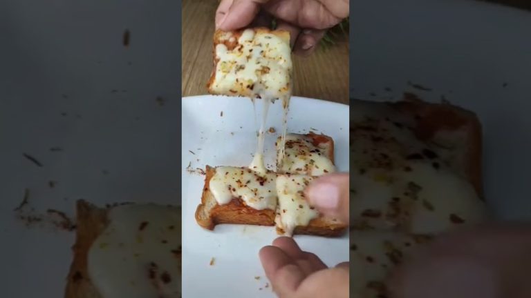 Bread pizza #eveningsnacks #simplepizzarecipe #breadrecipes #pizzabits #pizza #breadpizza #shotrs