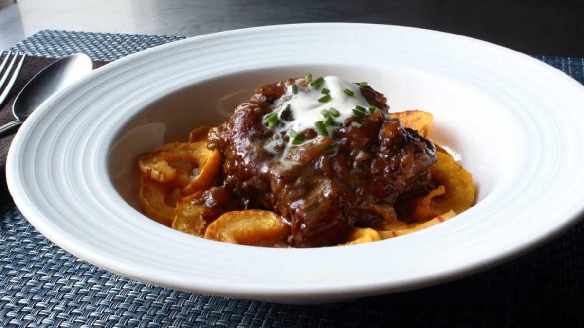 Cider-Braised Pork Shoulder – Pork Stewed in a Creamy Apple Cider Sauce
