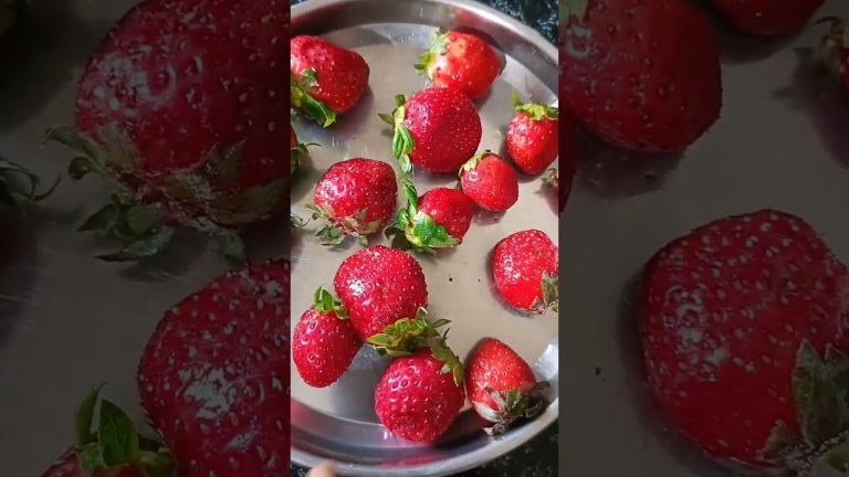 #strawberry 🍓#milkshake  😋 #youtubeshorts #homemade  #juice #healthy