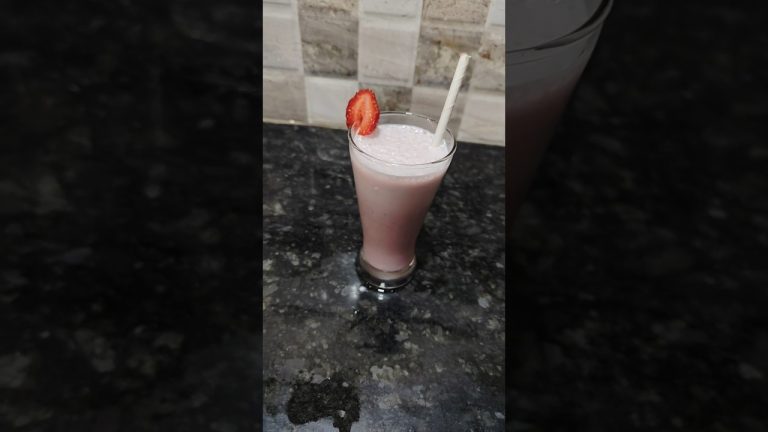 Strawberry milkshake#easytastyrecipes #viralvideo