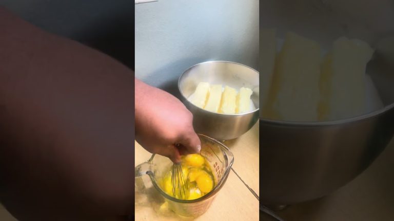 Easiest 7 Up Pound Cake Recipe Ever!