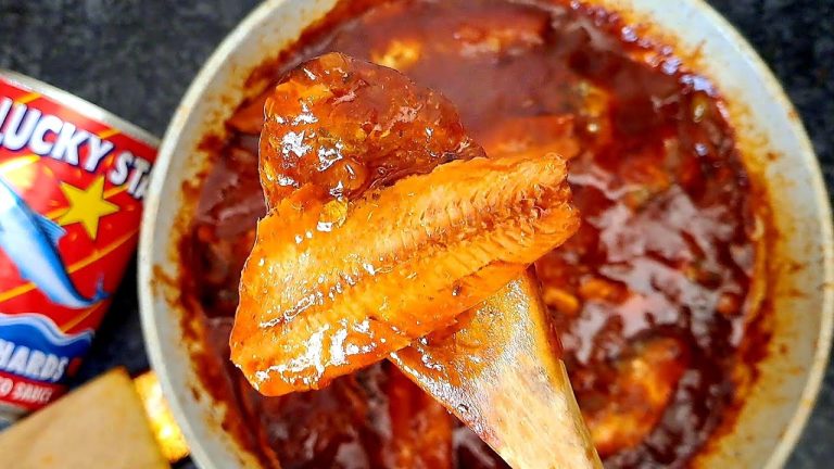 LUCKY STAR PILCHARDS FISH RECIPE | THIS IS HOW TO COOK TIN FISH | CANNED FISH COOKING
