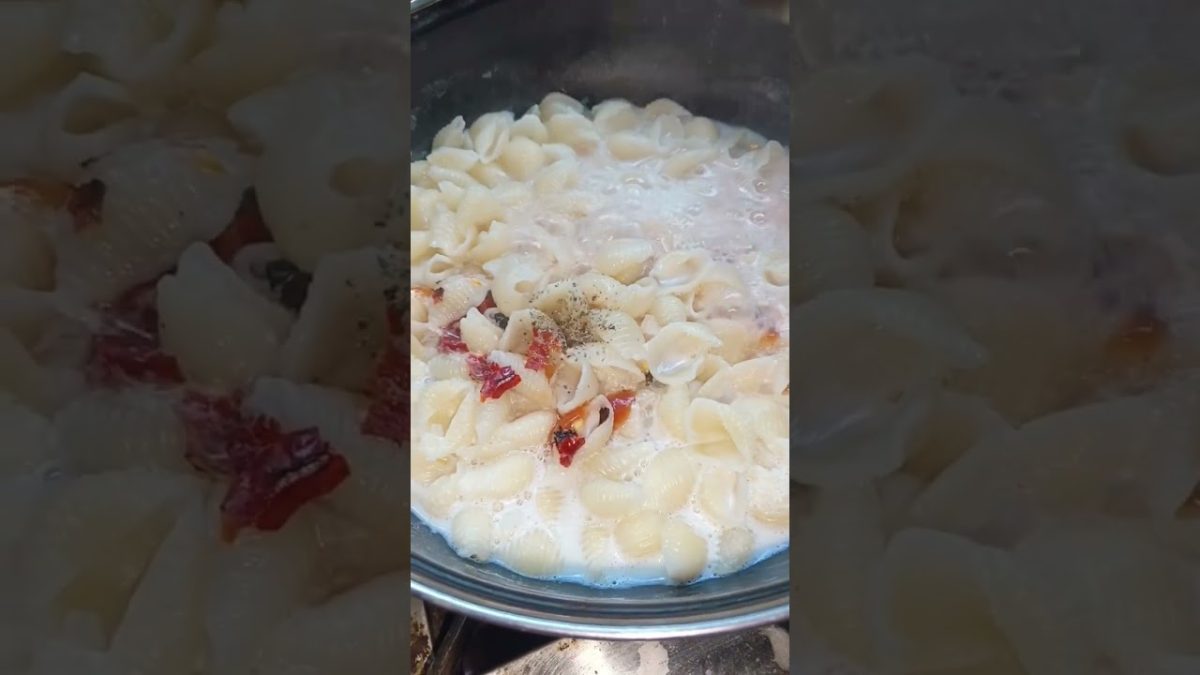 White and creamy pasta recipe 🍝/pasta lover's❤️#shorts#trending#newsong#food#youtubeshorts#subscribe