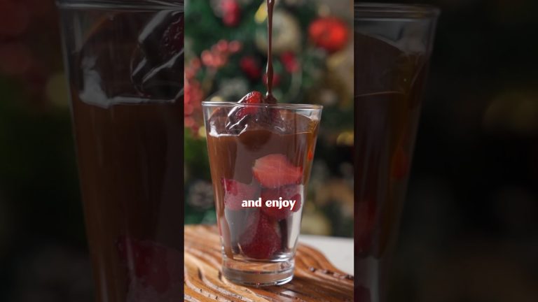 Viral chocolate strawberry #masterchefrecipes #strawberry  #chocolate #chocolatestrawberry