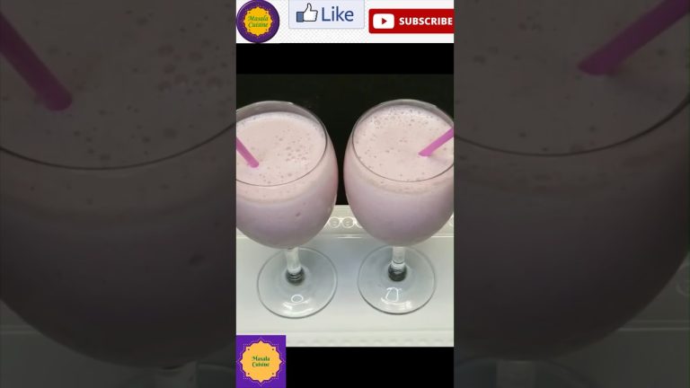 Strawberry Banana Smoothie Recipe 🍓🍌#shorts #food #recipe #drink #milkshake #smoothie