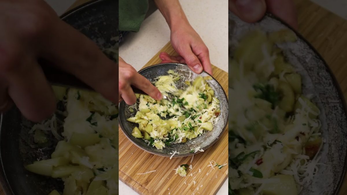 Amazing Extra Cheesy Garlic Bread #recipe #cooking #shorts