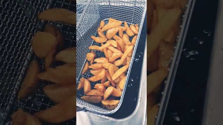 ''Classic Beef Burger with spicy wedges''🍔 #food #cooking #burgerking #bigmac #foodie #recipe #sauce