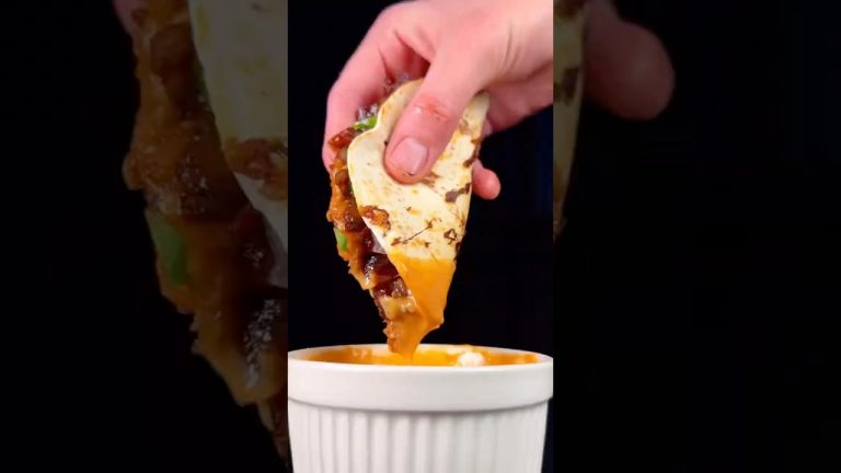 HOW to make Cheesy BBQ chicken tacos CHEF 🧑‍🍳 style ! #shorts #asmr #asmrsounds  #foodie #food