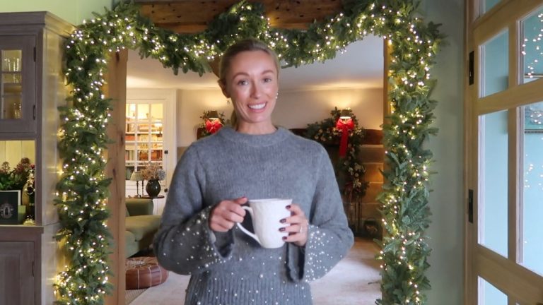 COOKING A PRACTISE CHRISTMAS DINNER + CAULIFLOWER CHEESE RECIPE 🌟 Vlogmas Day 8 🌟