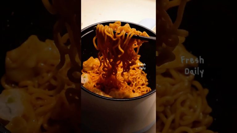 Extreme Hot Chili Noodles + Pork Gyoza 🍜🔥 | Spicy & Savory Meal