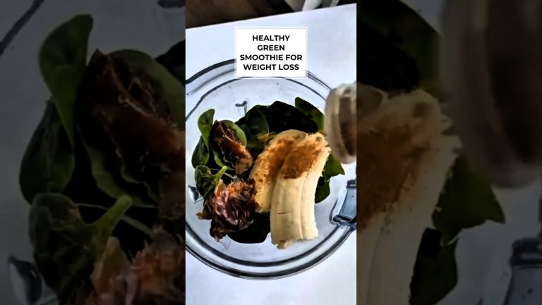 GREEN SMOOTHIE RECIPE FOR HEALTHY & WEIGHT LOSS | Easy & Healthy Breakfast Ideas!#short